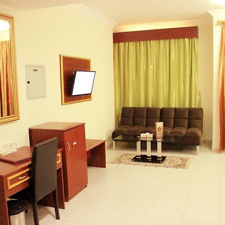 Montreal Naif Hotel Dubai Buitenkant foto
