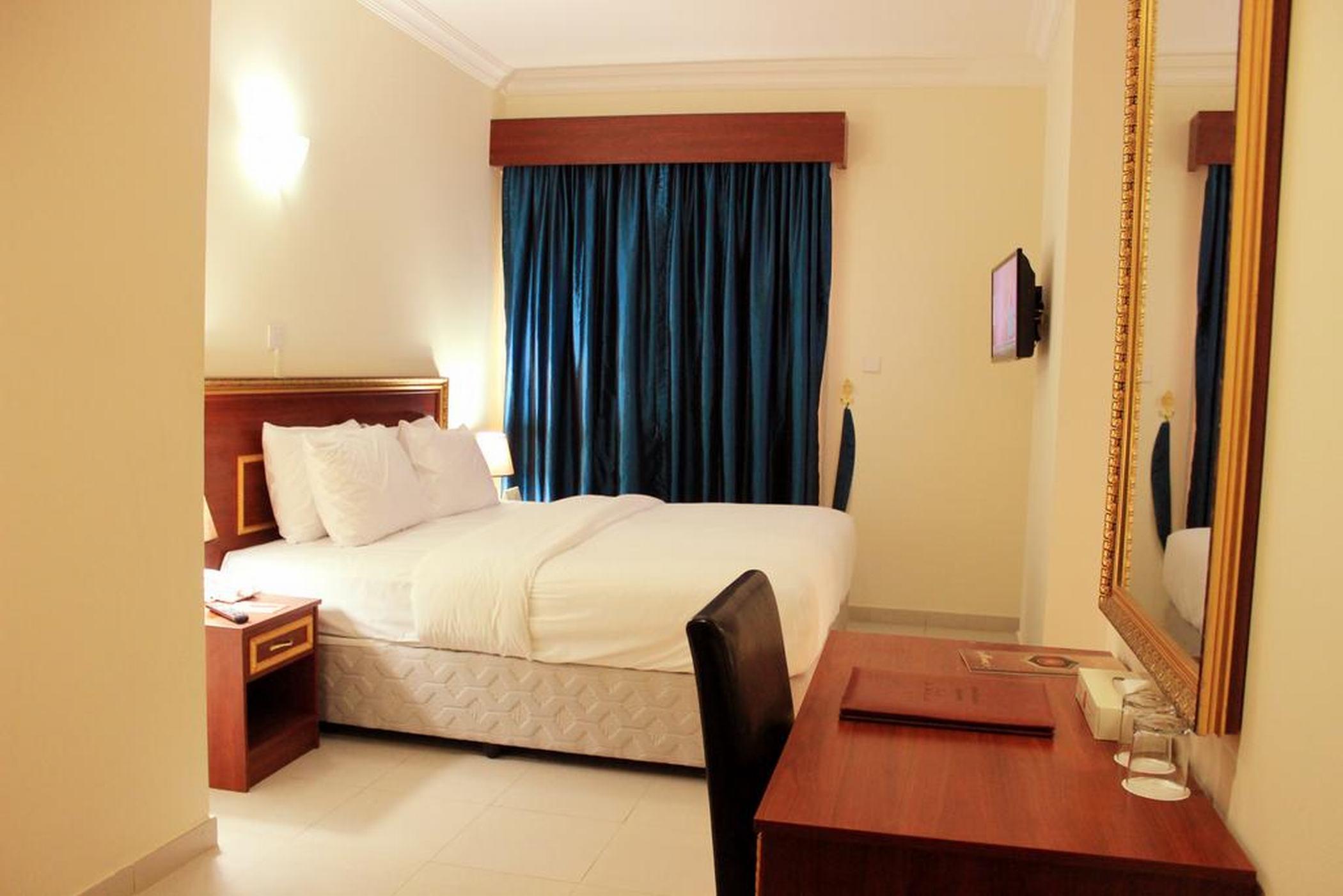 Montreal Naif Hotel Dubai Buitenkant foto