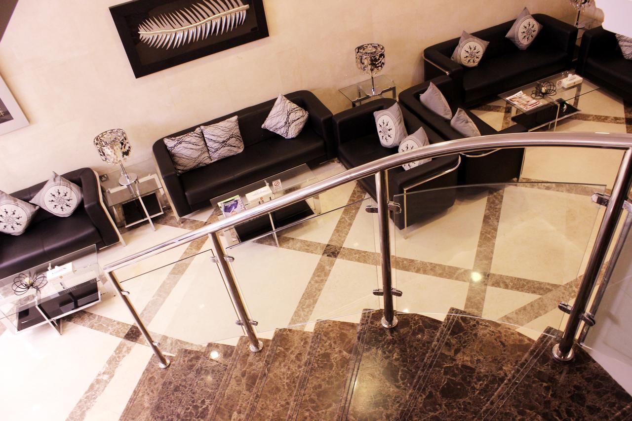 Montreal Naif Hotel Dubai Buitenkant foto