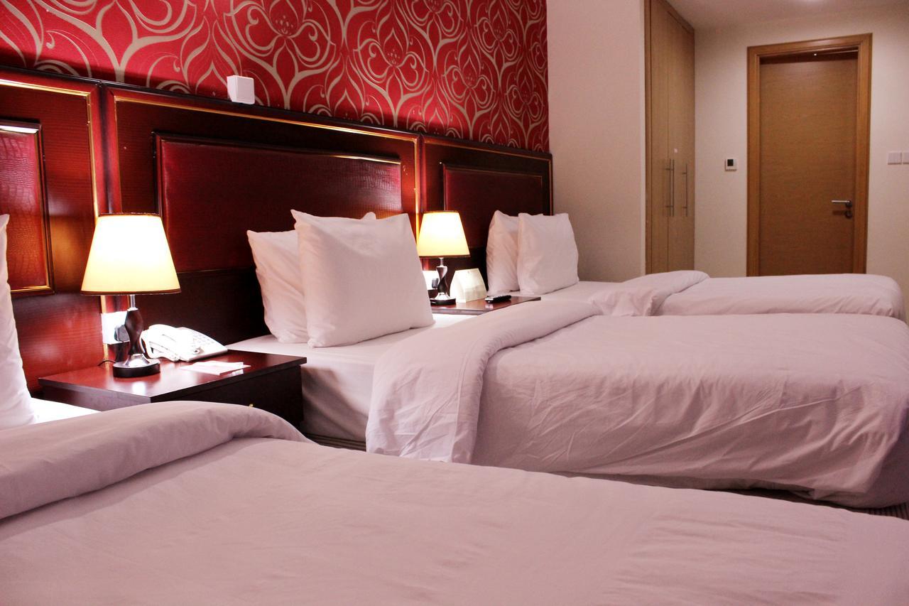 Montreal Naif Hotel Dubai Buitenkant foto