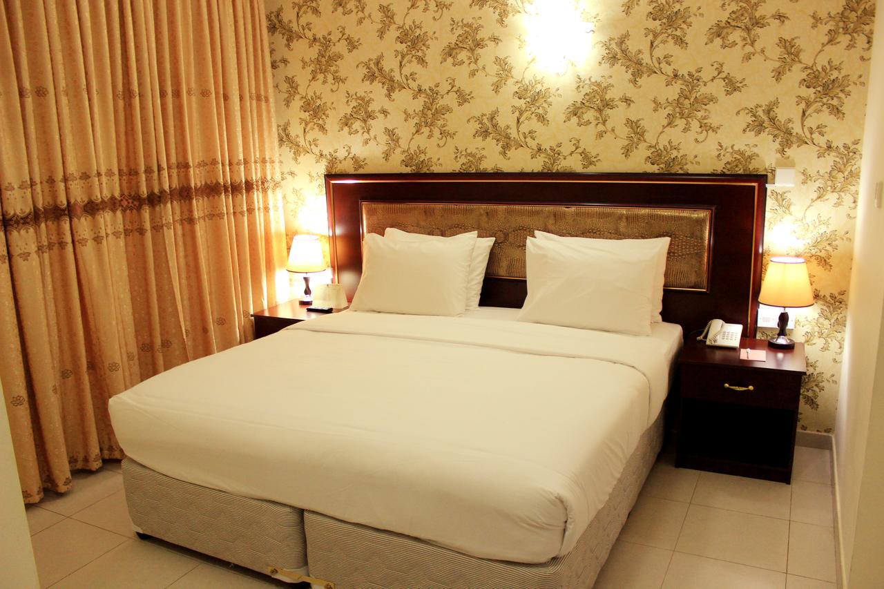 Montreal Naif Hotel Dubai Buitenkant foto