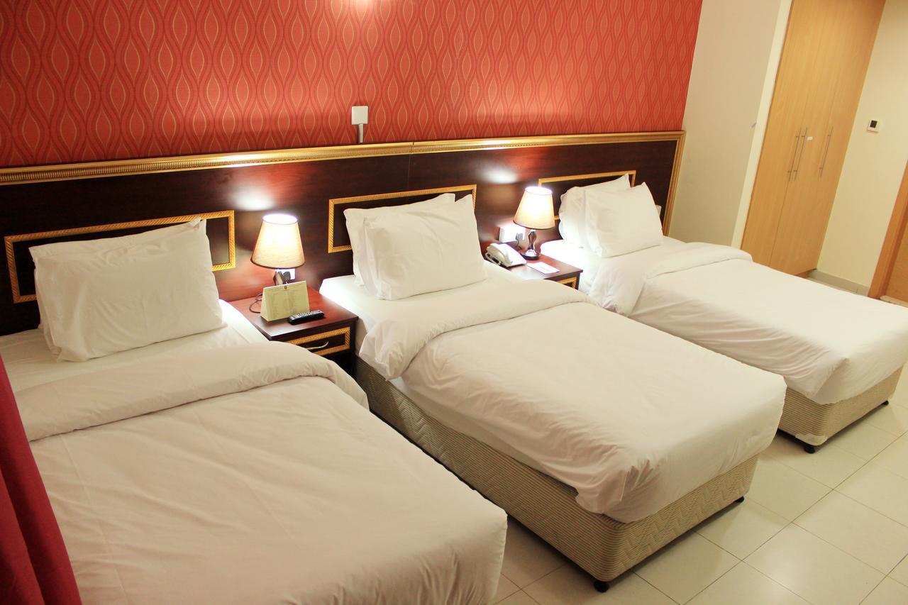 Montreal Naif Hotel Dubai Buitenkant foto