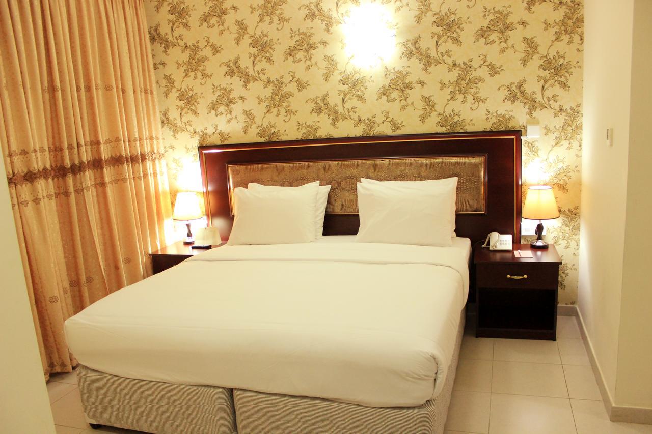 Montreal Naif Hotel Dubai Buitenkant foto