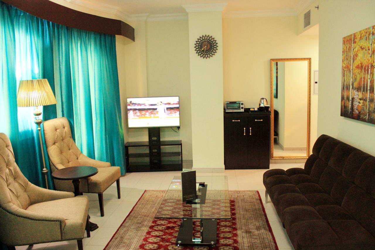 Montreal Naif Hotel Dubai Buitenkant foto
