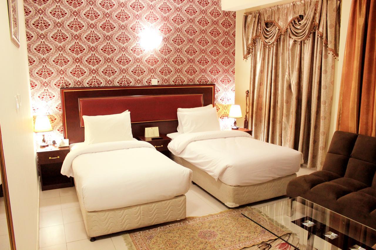 Montreal Naif Hotel Dubai Buitenkant foto
