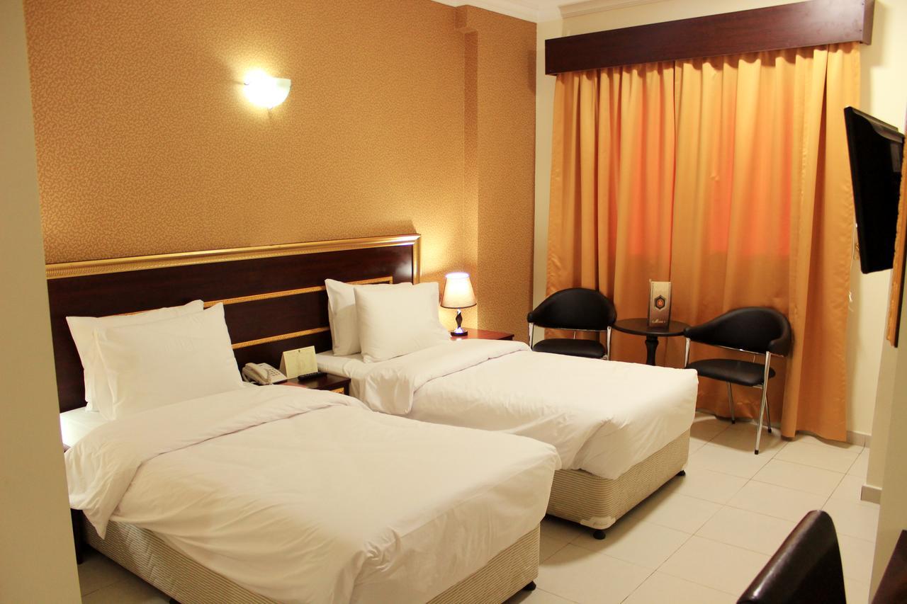 Montreal Naif Hotel Dubai Buitenkant foto