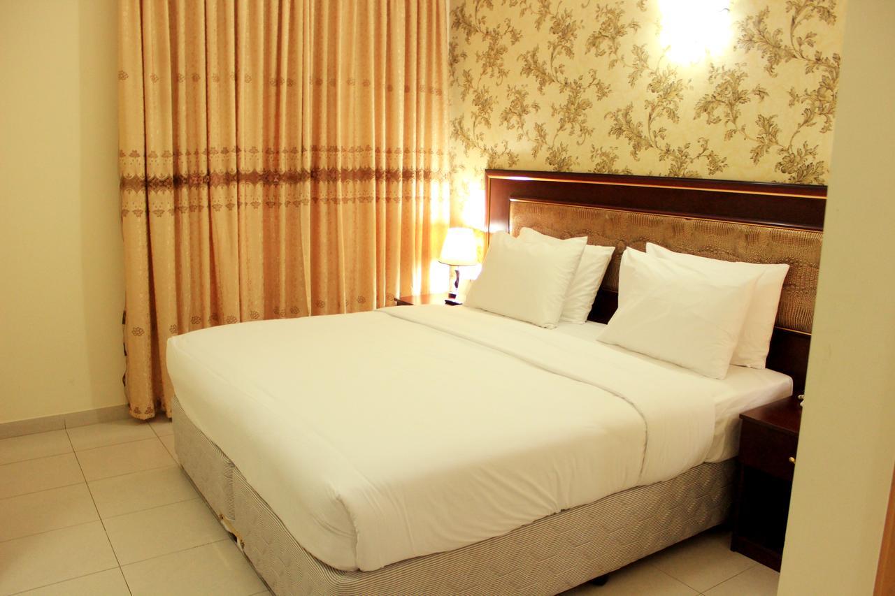Montreal Naif Hotel Dubai Buitenkant foto