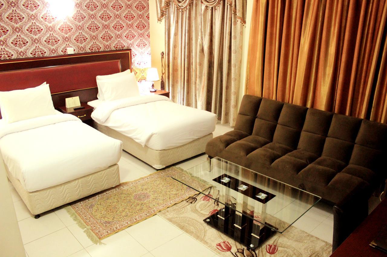 Montreal Naif Hotel Dubai Buitenkant foto