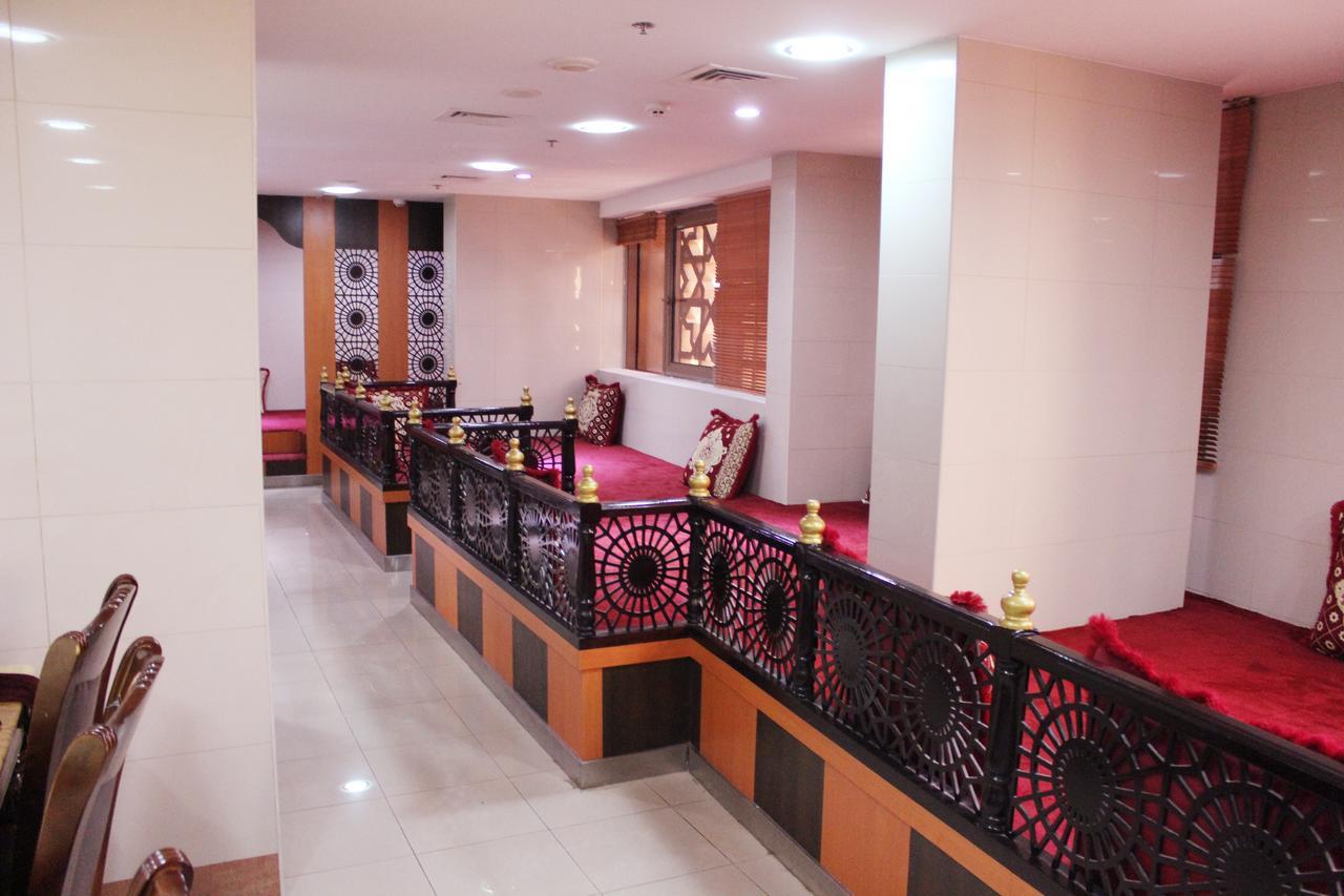 Montreal Naif Hotel Dubai Buitenkant foto