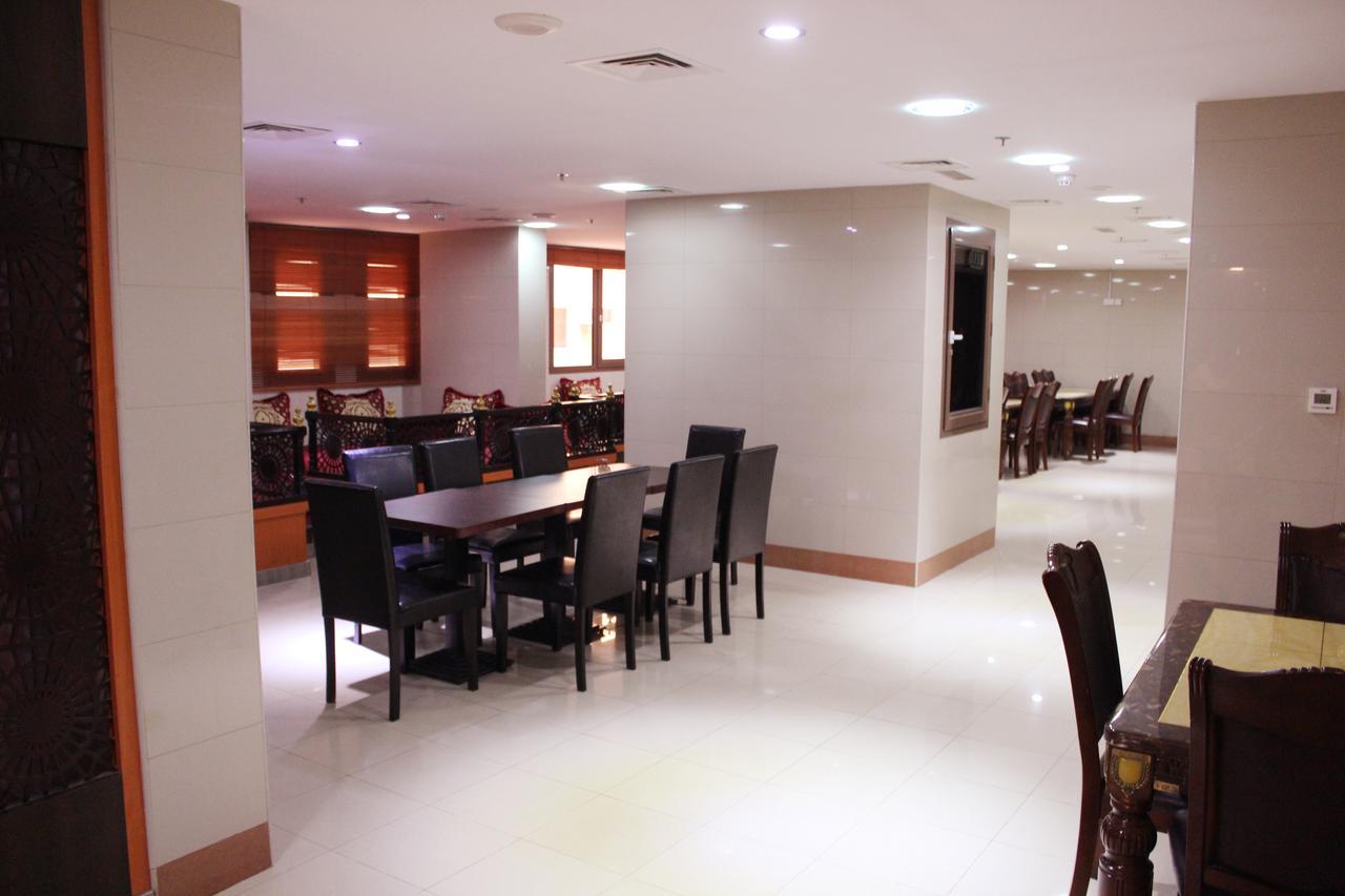 Montreal Naif Hotel Dubai Buitenkant foto