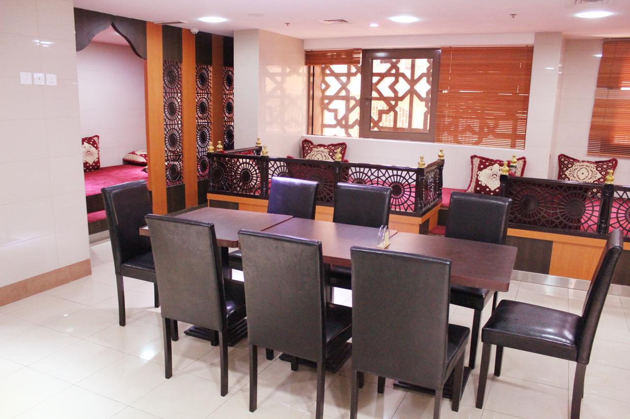 Montreal Naif Hotel Dubai Buitenkant foto